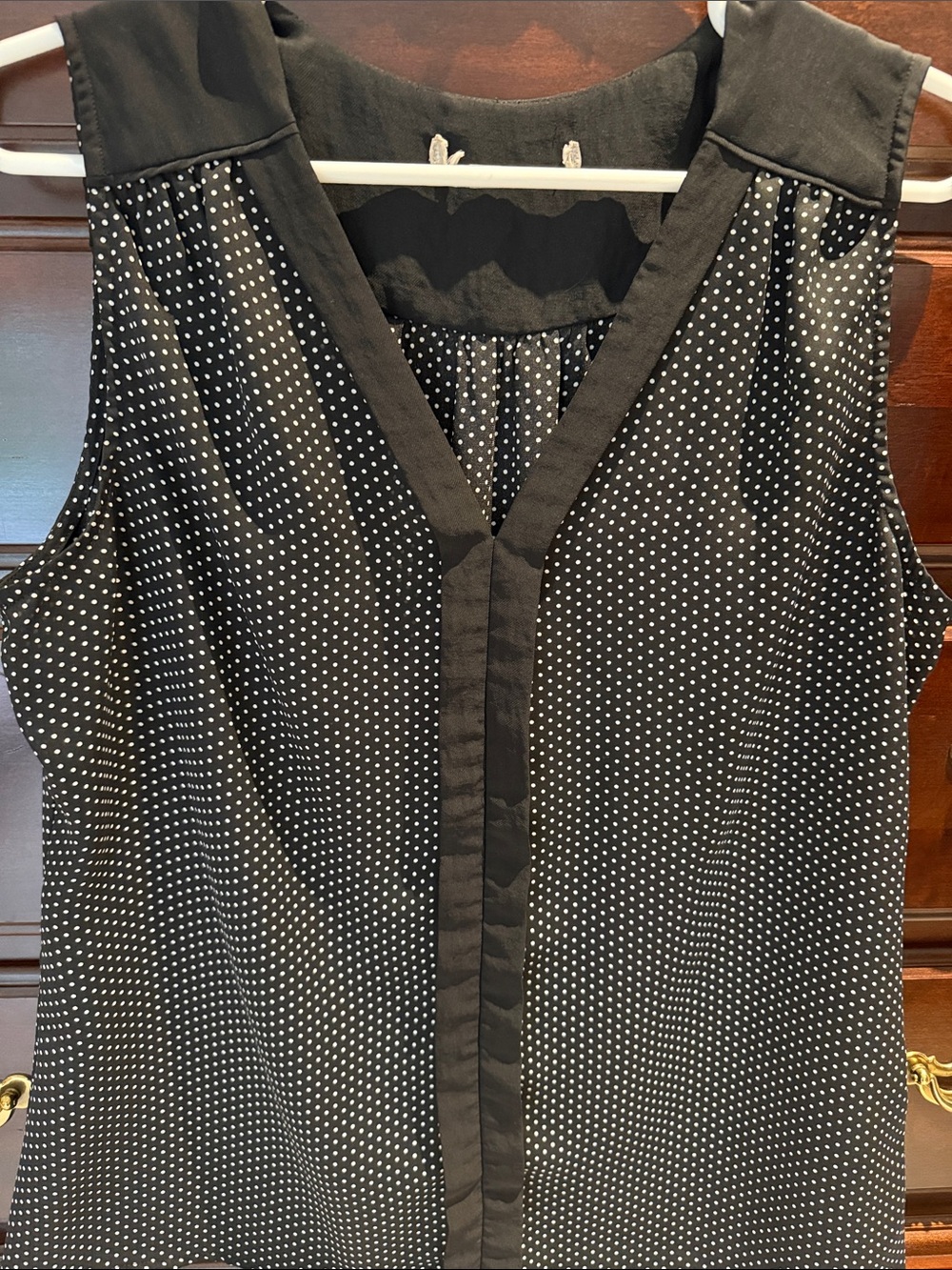 Source Unknown Black Polka Dot Sleeveless V-Neck Blouse